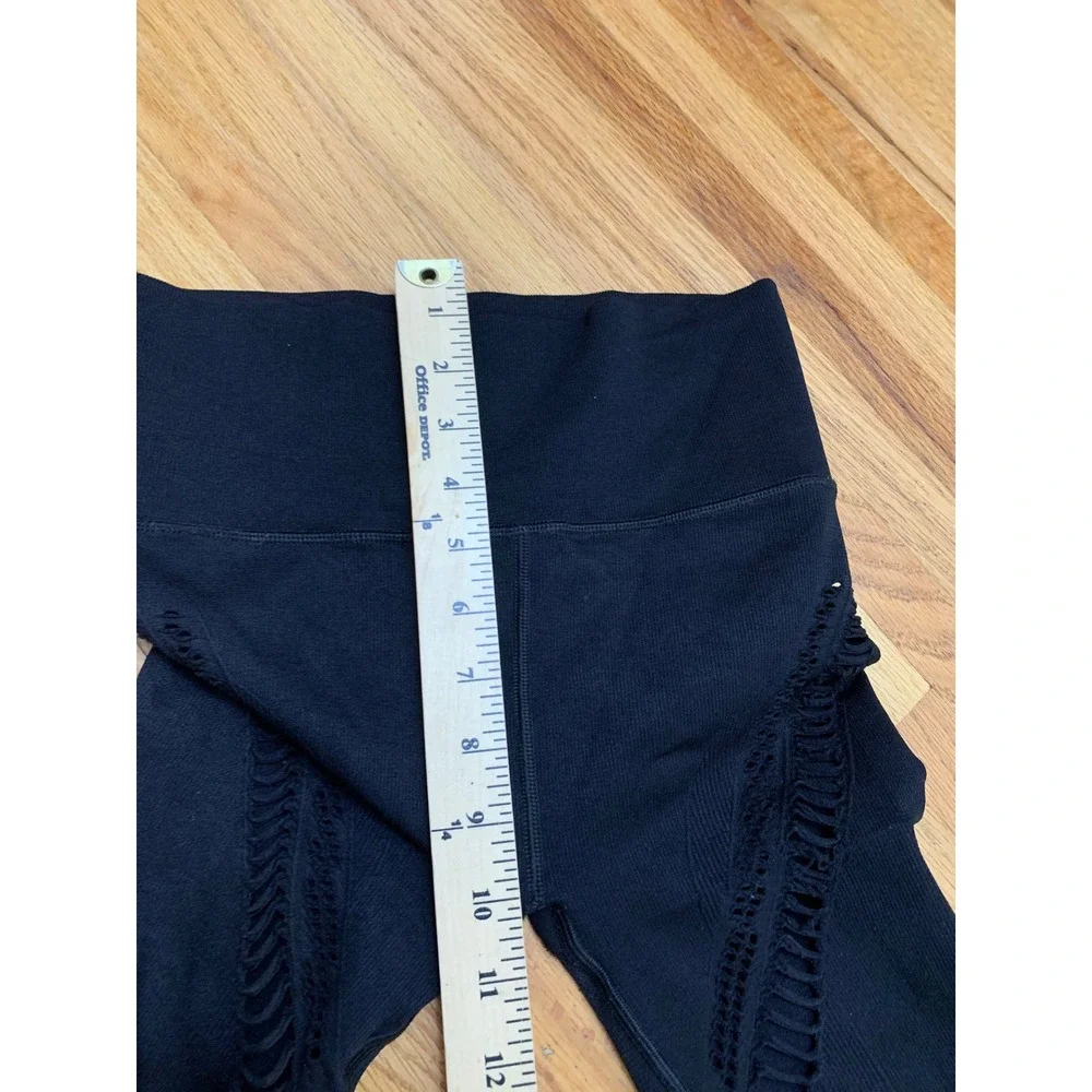 Alo Yoga Womens Seamless Laser Cut Mesh Cropped Leggings Black Small W5537R